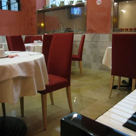 Rambla Hotel 3*